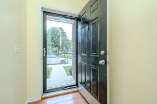 273 Scio Village Ct, Ann Arbor, MI 48103 - Photo 4