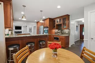 1810 Hickory Bark Ln, Bloomfield Hills, MI 48304 - Photo 14