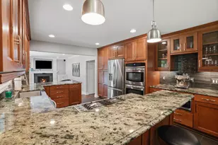 1810 Hickory Bark Ln, Bloomfield Hills, MI 48304 - Photo 16