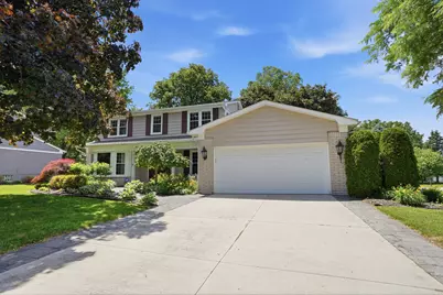 1810 Hickory Bark Lane, Bloomfield Hills, MI 48304 - Photo 2