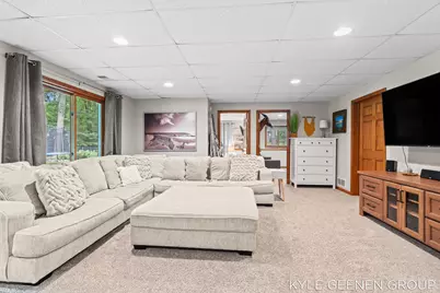 208 Chicago Avenue, Holland, MI 49424 - Photo 8
