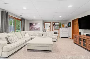 208 Chicago Ave, Holland, MI 49424 - Photo 8