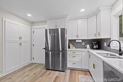 208 Chicago Avenue, Holland, MI 49424 - Photo 18