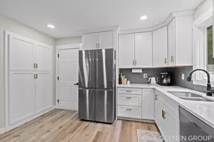 208 Chicago Ave, Holland, MI 49424 - Photo 18