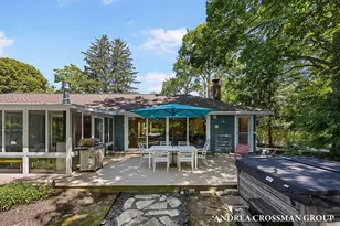 2056 Lakeshore Dr, Fennville, MI 49408 - Photo 4