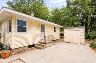 619 Fall St, Spring Lake, MI 49456 - Photo 2