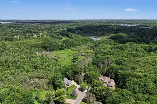 8690 Scenic Bluff Ln, White Lake, MI 48386 - Photo 26