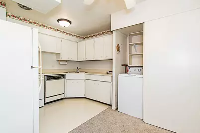 714 Garland Circle #E, Kalamazoo, MI 49008 - Photo 6