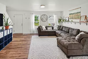 636 Jefferson Ln, Milan, MI 48160 - Photo 6