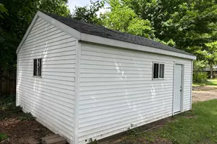 111 Prospect St, Plainwell, MI 49080 - Photo 18