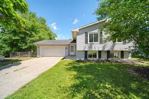 405 Marion Ct, Clayton, MI 49236 - Photo 2