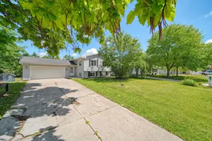 405 Marion Ct, Clayton, MI 49236 - Photo 4
