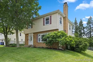 1925 Emerald Ave NE, Grand Rapids, MI 49505 - Photo 2