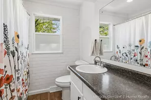 269 Cambridge Ave, Holland, MI 49423 - Photo 12