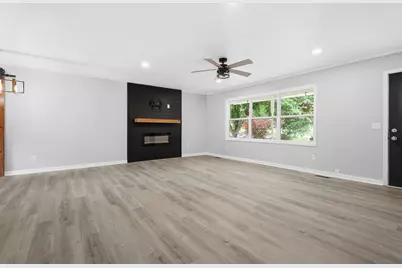 4582 E Y Avenue, Vicksburg, MI 49097 - Photo 2