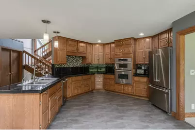 381 Timber Drive, Coloma, MI 49038 - Photo 10