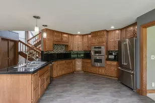 381 Timber Dr, Coloma, MI 49038 - Photo 10