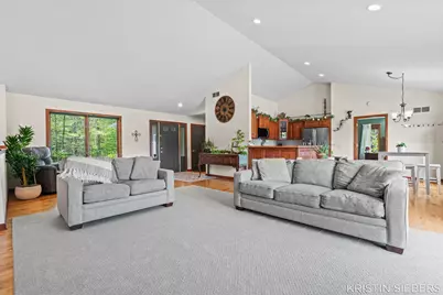 9760 Jade Drive, Allendale, MI 49401 - Photo 8