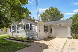 3815 Perry Ave SW, Wyoming, MI 49519 - Photo 4