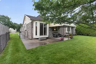 34555 Dover Ave, Livonia, MI 48150 - Photo 40