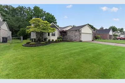 34555 Dover Avenue, Livonia, MI 48150 - Photo 2
