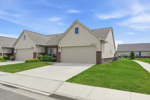 24091 Hemlock Dr, Flat Rock, MI 48134 - Photo 2