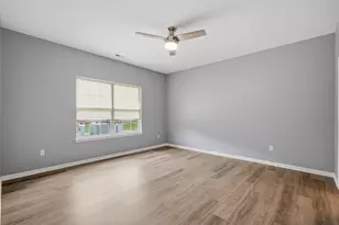 24091 Hemlock Dr, Flat Rock, MI 48134 - Photo 12