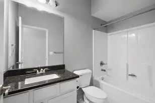 24091 Hemlock Dr, Flat Rock, MI 48134 - Photo 18