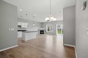 24091 Hemlock Dr, Flat Rock, MI 48134 - Photo 6