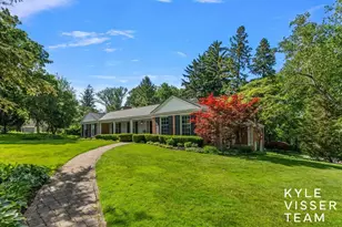 2089 Robinson Rd SE, Grand Rapids, MI 49506 - Photo 2