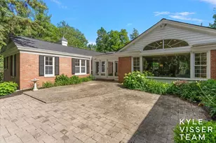 2089 Robinson Rd SE, Grand Rapids, MI 49506 - Photo 58