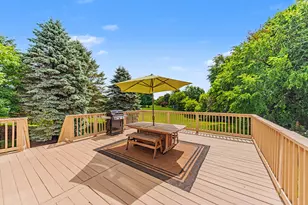 5542 Deer Run Ln, Dexter, MI 48130 - Photo 4