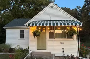685 S Wagner Rd, Ann Arbor, MI 48103 - Photo 2