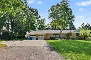 1021 Farrell Ave, Kalamazoo, MI 49006 - Photo 1