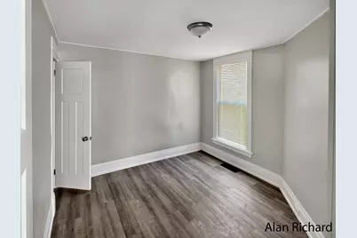 21 Gold Avenue NW, Grand Rapids, MI 49504 - Photo 8