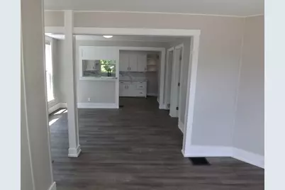 21 Gold Avenue NW, Grand Rapids, MI 49504 - Photo 2