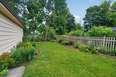 814 N Fairview Avenue, Lansing, MI 48912 - Photo 40