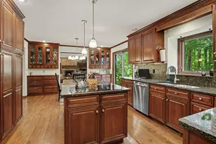 2616 Oakbrook Dr, Saint Joseph, MI 49085 - Photo 8