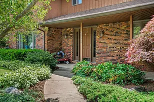 2616 Oakbrook Dr, Saint Joseph, MI 49085 - Photo 4
