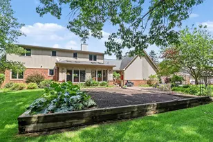 11202 Clovis Pointe Dr, South Lyon, MI 48178 - Photo 36