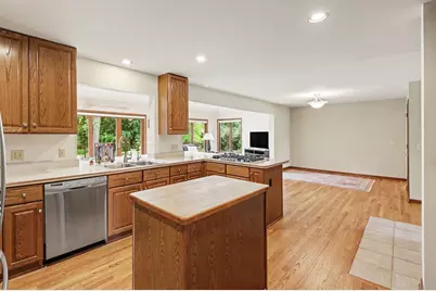 11202 Clovis Pointe Drive, South Lyon, MI 48178 - Photo 10
