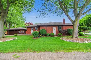 544 North Dr, Wyandotte, MI 48192 - Photo 32