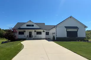 4649 Hidden Ridge Dr, Hudsonville, MI 49426 - Photo 2