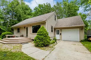 1420 Owen St, Lansing, MI 48915 - Photo 2