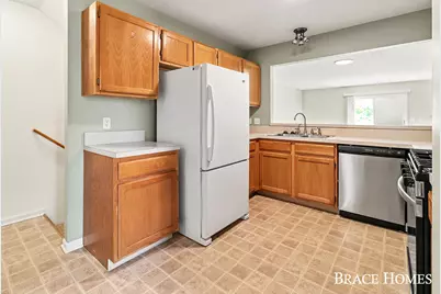 1776 Grand Court NE, Grand Rapids, MI 49525 - Photo 6