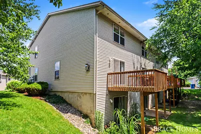 1776 Grand Court NE, Grand Rapids, MI 49525 - Photo 24