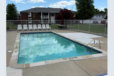 1749 Monticello Street #E4, Trenton, MI 48183 - Photo 8