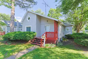 104 Clyborn St, Dowagiac, MI 49047 - Photo 2