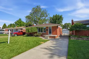 33030 Barton St, Garden City, MI 48135 - Photo 2