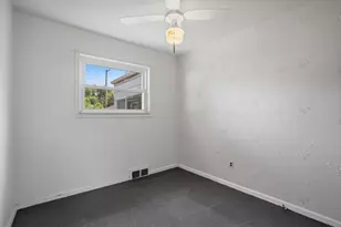 33030 Barton St, Garden City, MI 48135 - Photo 16